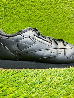 Reebok Classic Leather Womens Size 9.5 Black Gum Athletic Walking Shoes Sneakers